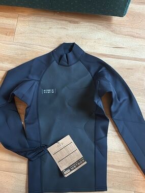Men’s Black Long-Sleeve Swim Rash Guard